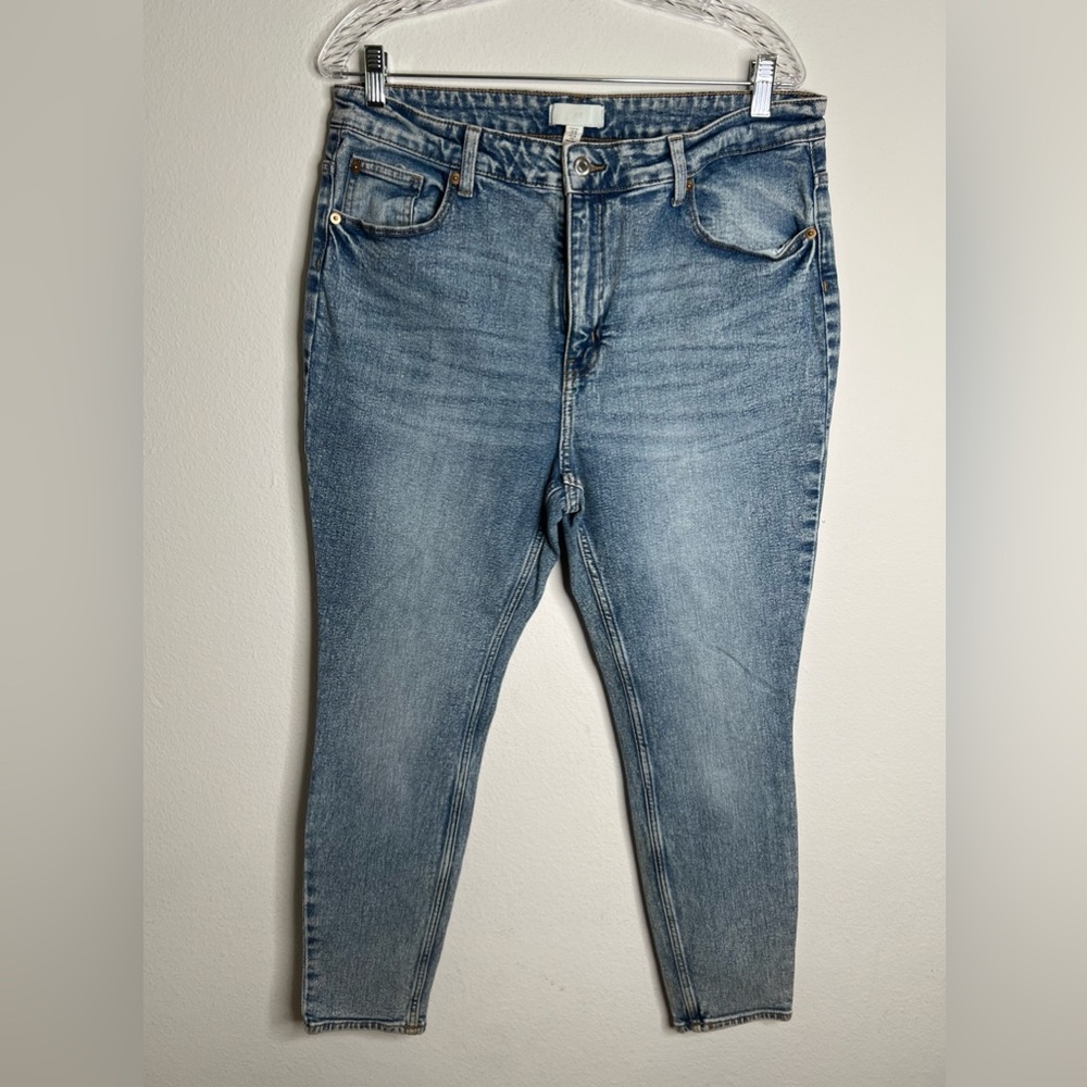 H&M Womens Jeans Straight Legs Blue 5-Pocket High Rise Medium Wash